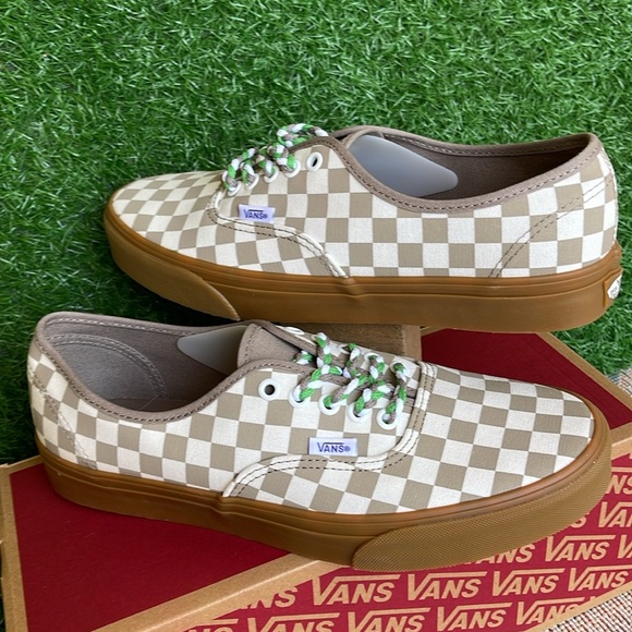 Vans WMNS Authentic
Checkerboard Moon Rock
VN0009PVCH8
Sneakers - Picture 10 of 16